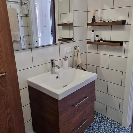 Residenzia Del Popolo - Rooftop Terrass With Ocean View In Pizzo Old Town Апартаменты *