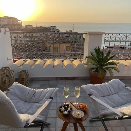 Апартаменты Residenzia Del Popolo - Rooftop Terrass With Ocean View In Pizzo Old Town Пиццо