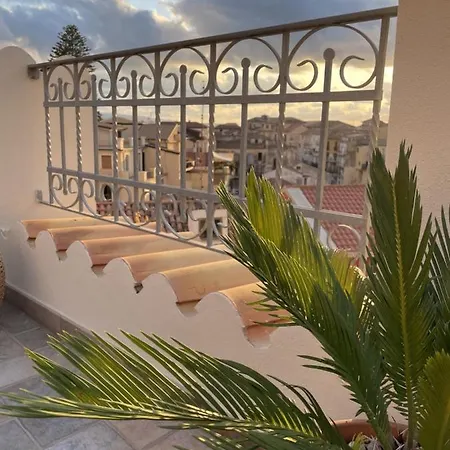 Residenzia Del Popolo - Rooftop Terrass With Ocean View In Pizzo Old Town Пиццо