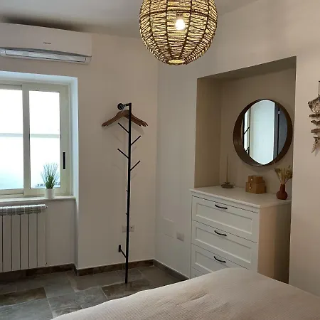 Residenzia Del Popolo - Rooftop Terrass With Ocean View In Pizzo Old Town Апартаменты *