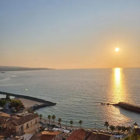 Residenzia Del Popolo - Rooftop Terrass With Ocean View In Pizzo Old Town Пиццо