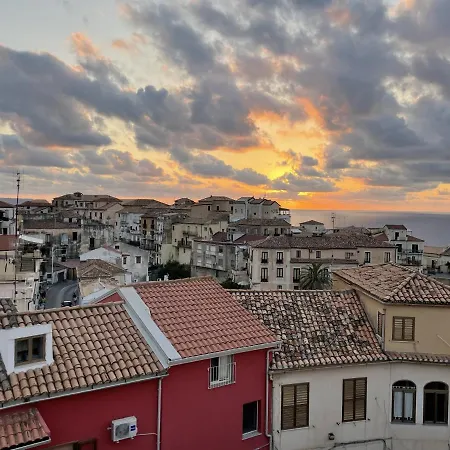 Residenzia Del Popolo - Rooftop Terrass With Ocean View In Pizzo Old Town